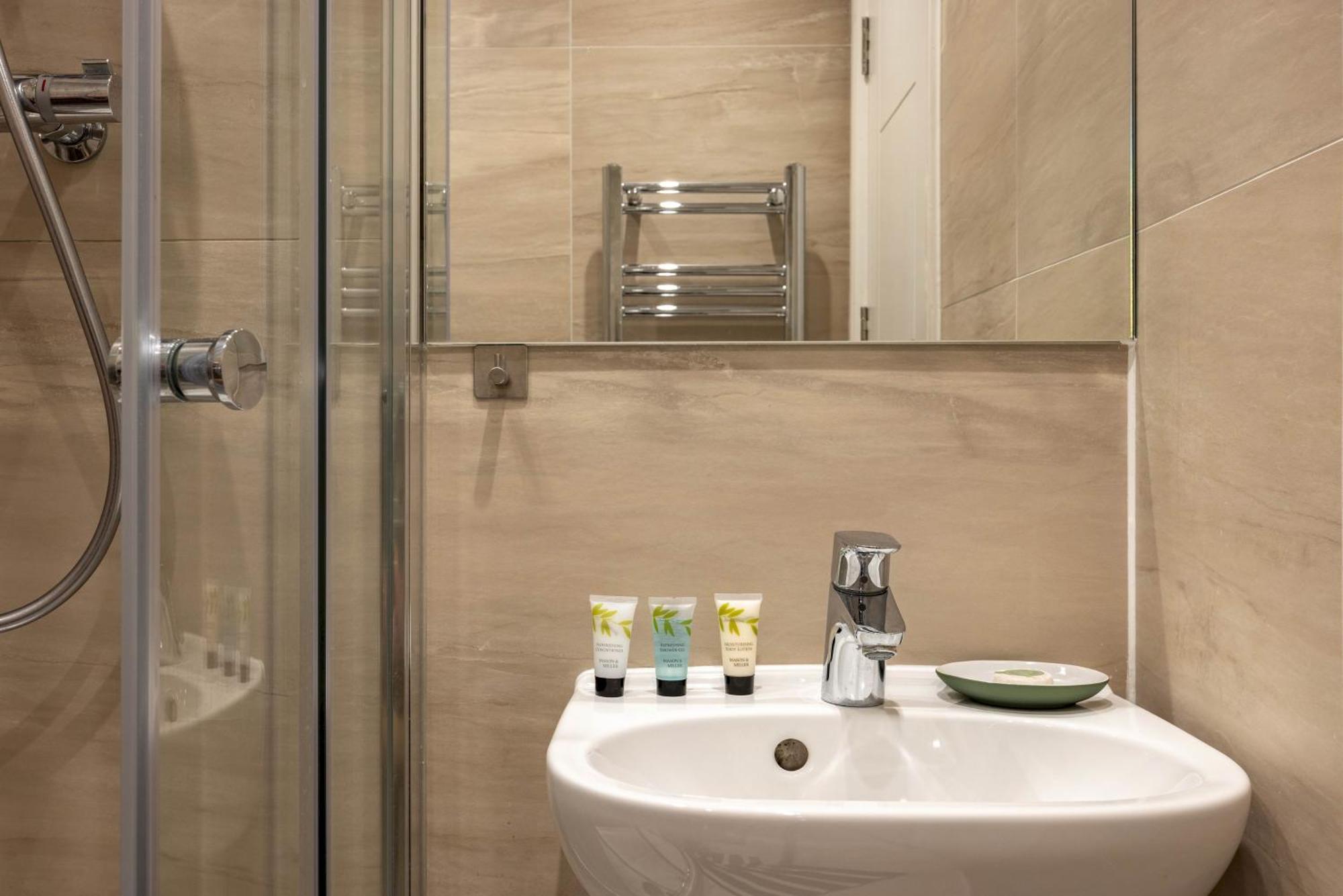 Emperor's Gate, Sw7 4hh, Uk * Londra